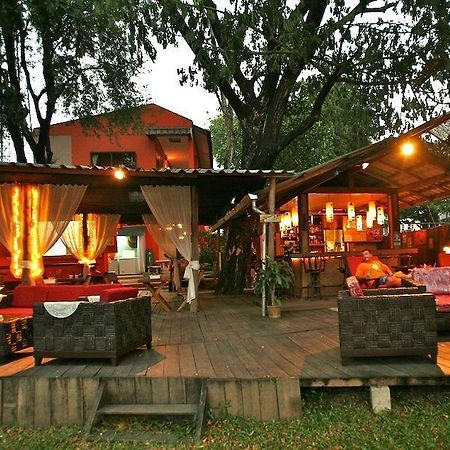 Hollanda Montri Guesthouse Chiang Mai Eksteriør billede