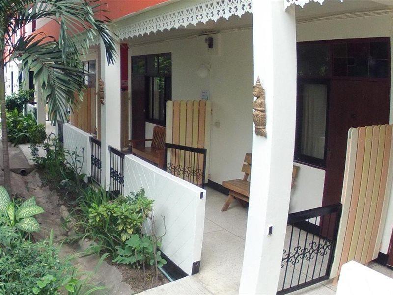 Hollanda Montri Guesthouse Chiang Mai Eksteriør billede