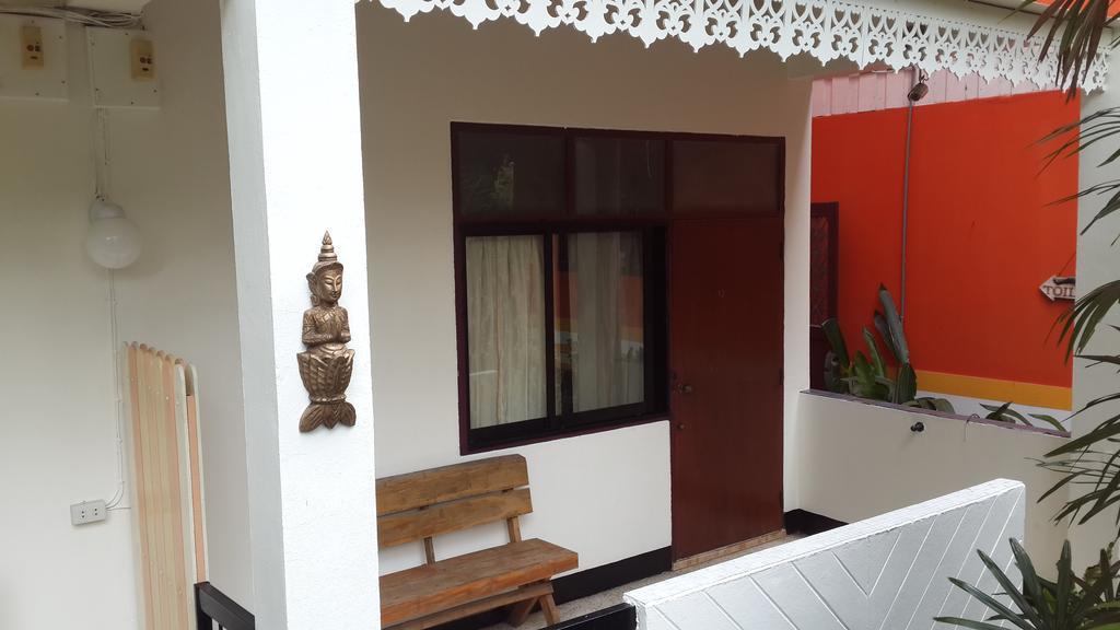 Hollanda Montri Guesthouse Chiang Mai Eksteriør billede