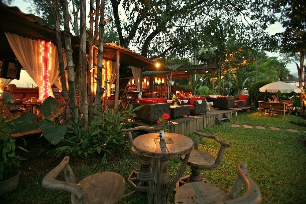 Hollanda Montri Guesthouse Chiang Mai Eksteriør billede
