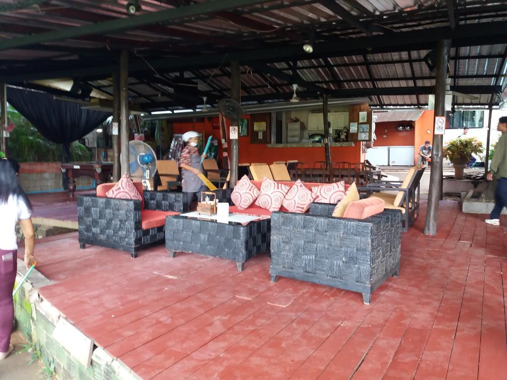Hollanda Montri Guesthouse Chiang Mai Eksteriør billede