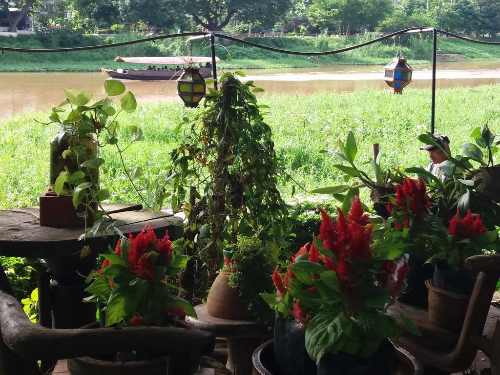 Hollanda Montri Guesthouse Chiang Mai Eksteriør billede