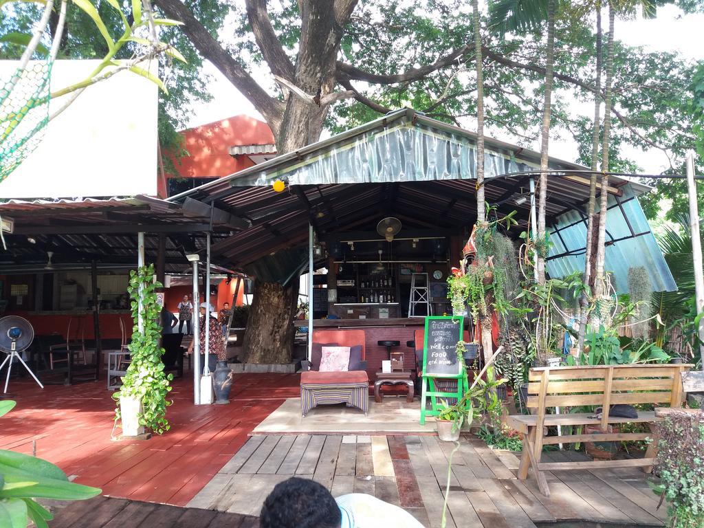 Hollanda Montri Guesthouse Chiang Mai Eksteriør billede