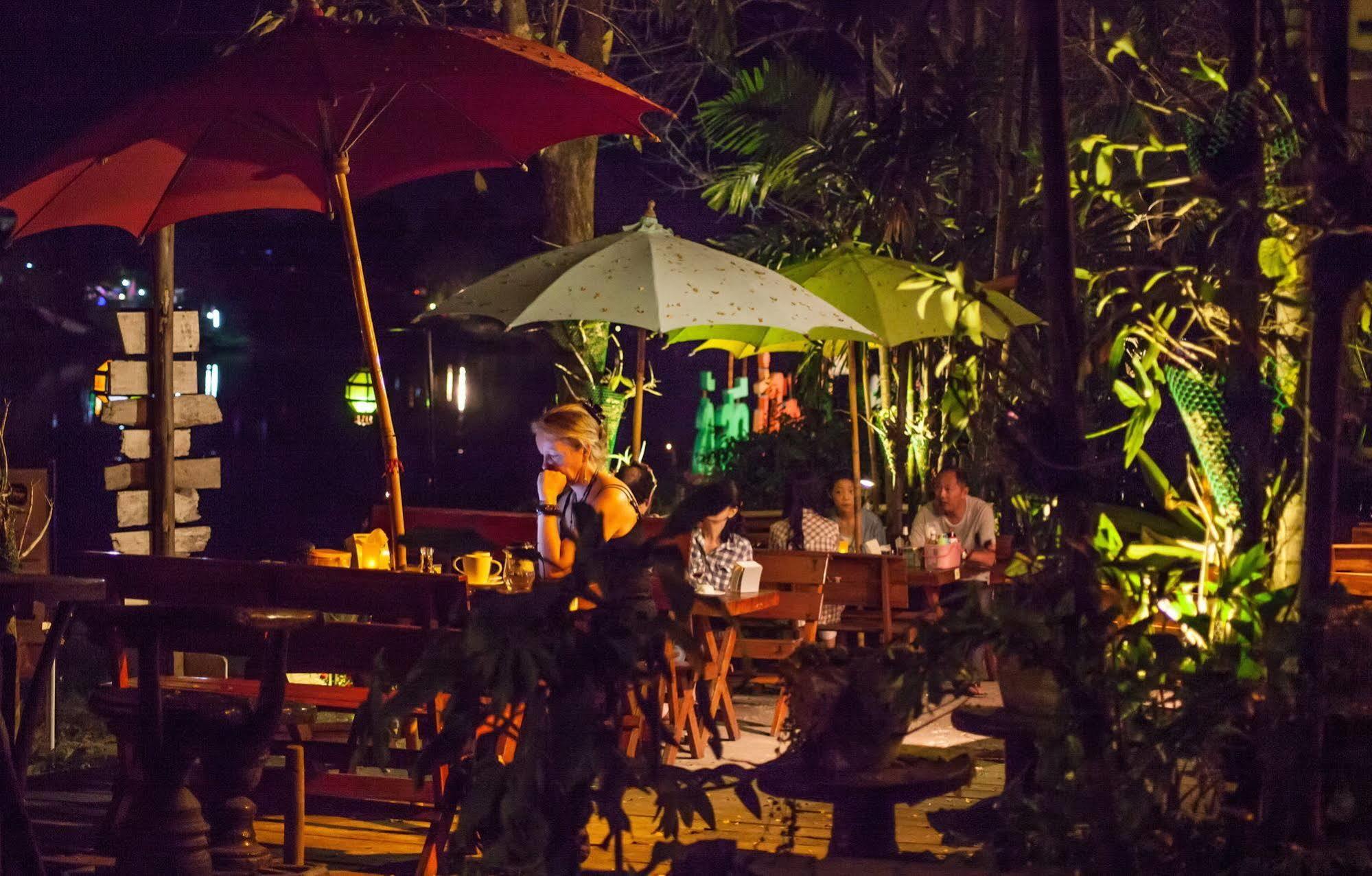 Hollanda Montri Guesthouse Chiang Mai Eksteriør billede